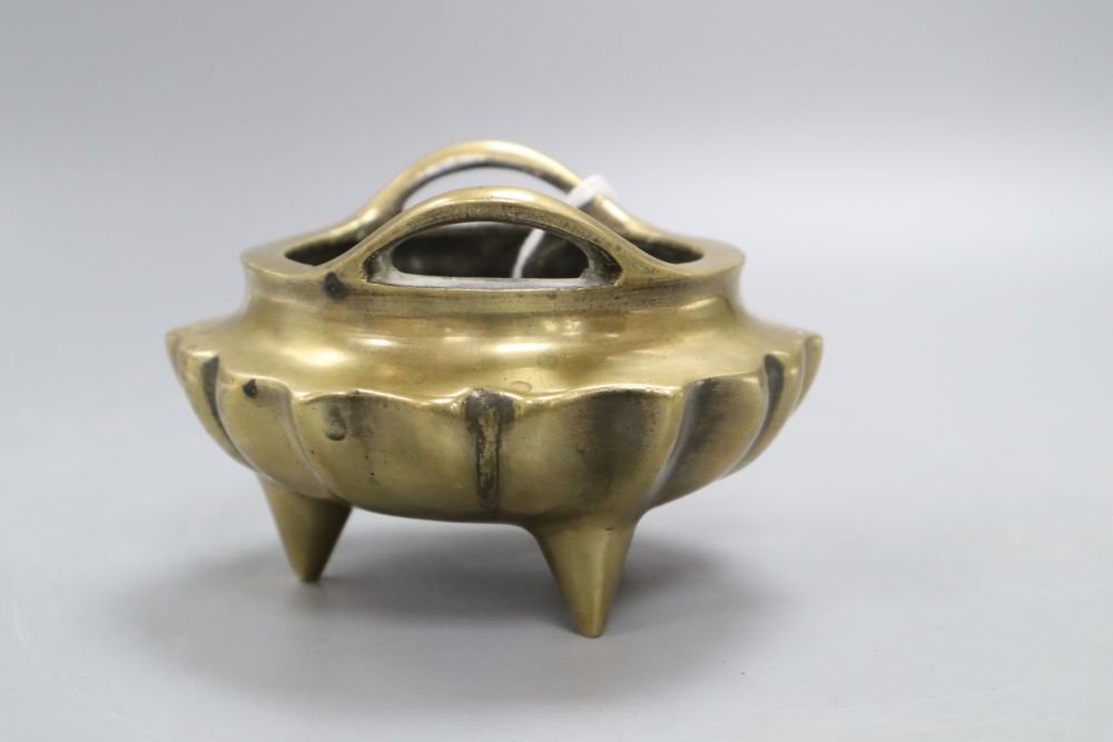A Chinese bronze tripod censer, height 9cm